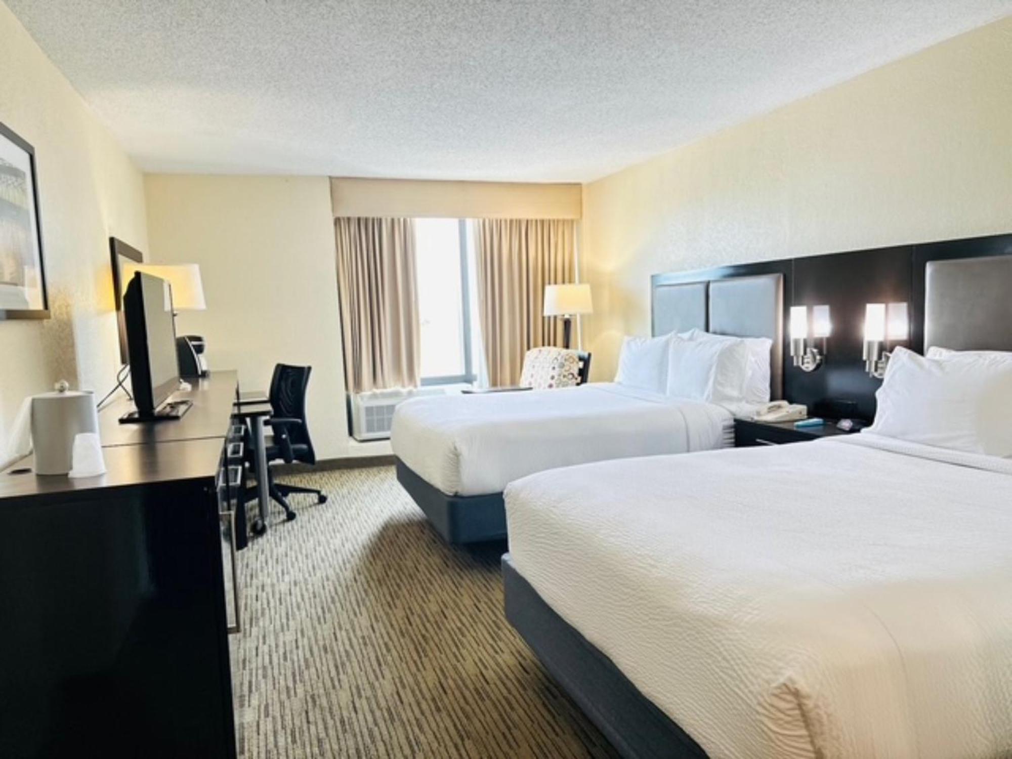 Holiday Inn Miami International Airport By Ihg Miami Springs Bagian luar foto
