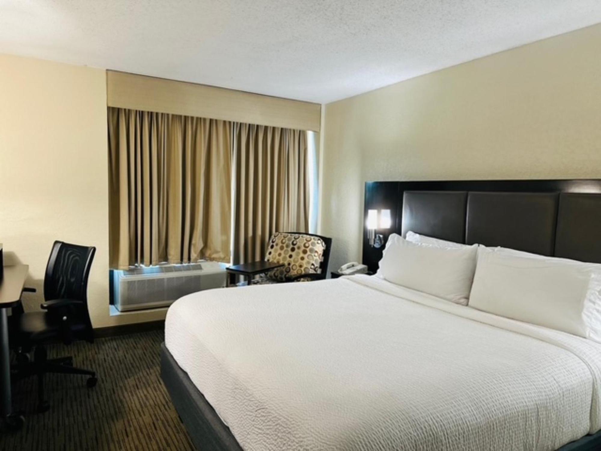 Holiday Inn Miami International Airport By Ihg Miami Springs Bagian luar foto